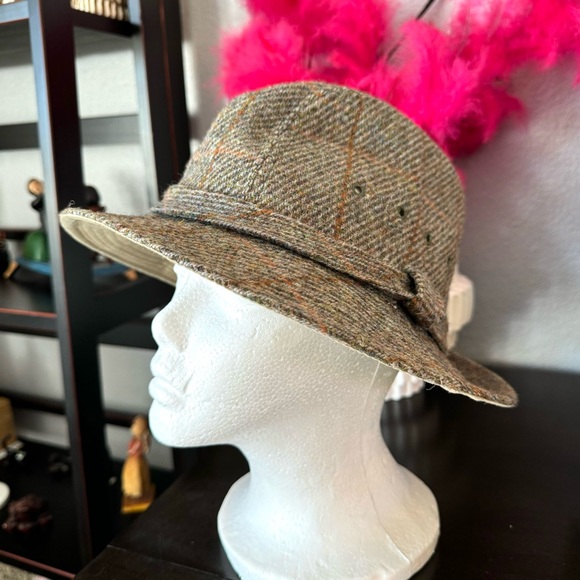 Abercrombie and Fitch Harris Tweed Scottish Wool Hat - Picture 5 of 9